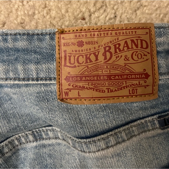 Lucky Brand women’s boot cut, distressed, ripped, mid-rise jeans, size 25 - Picture 4 of 4
